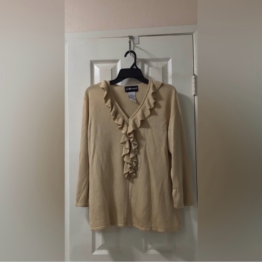 Sag Harbor Women’s Size XL Beige Long Sleeve Knit Top W/Ruffle V-Neck